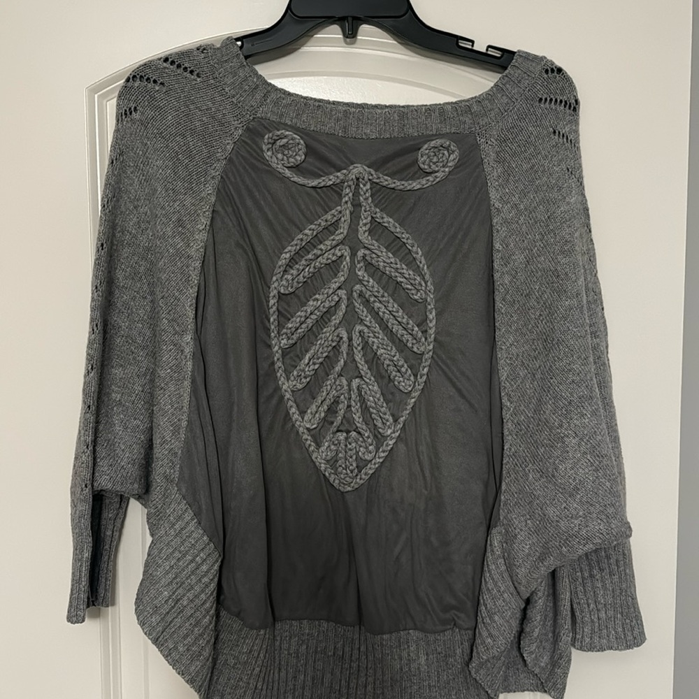 Boutique grey sweater